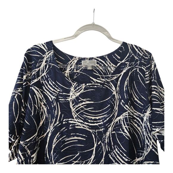 JM Collection Blue White Top Blouse Jacquard Abstract Stretch S/S Size 2X - Picture 3 of 6